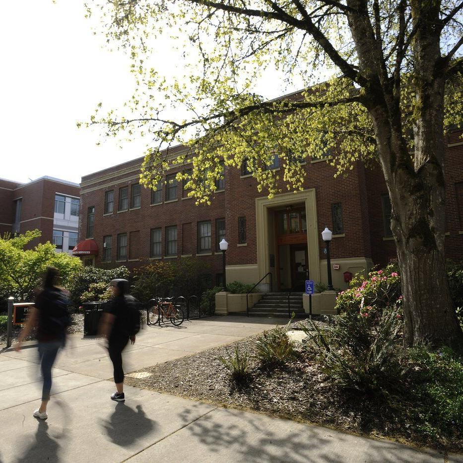 Federal judge orders US to restore visas of 2 international students in Oregon